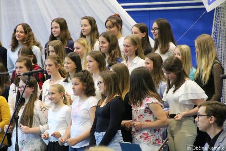 Otroci Osnovne šole Šmartno v Tuhinju z glasbo razpeli jadra (30)